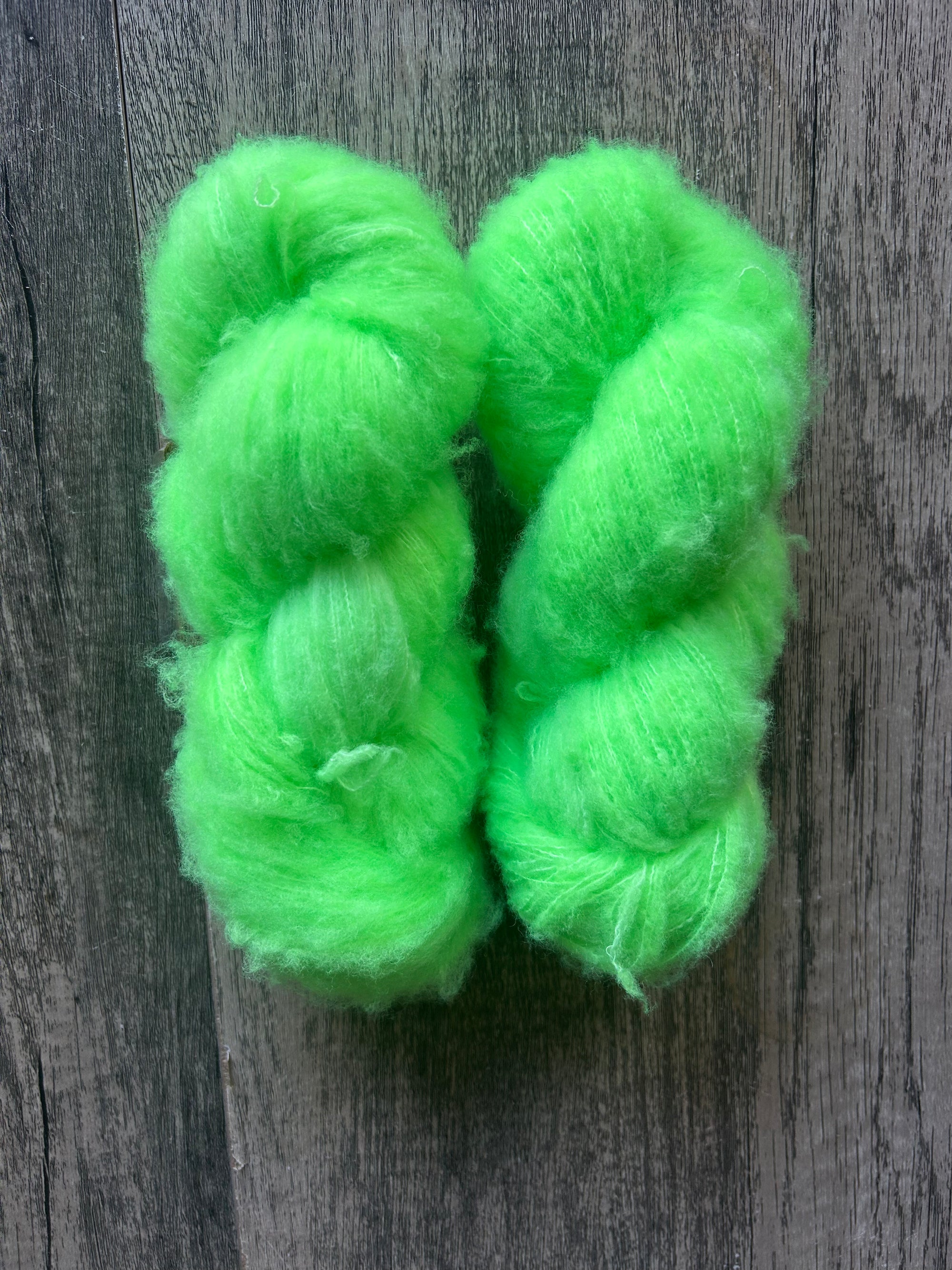 NEON - Green - Brushed Merino Nylon