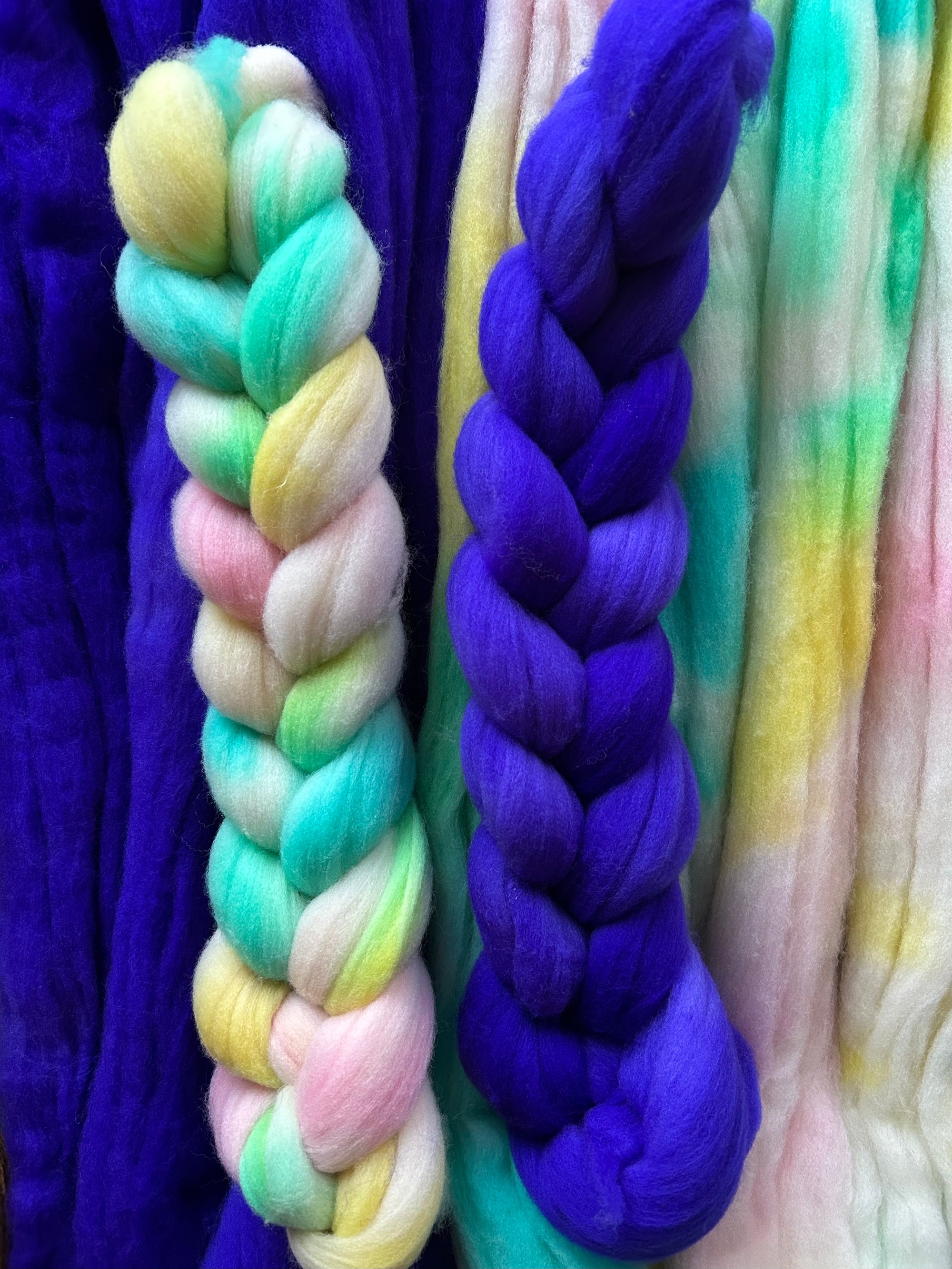 Cackle Berry -  Non SW Rambouillet Fibre