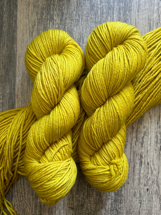 Mellyellow - DK 85/15 SW Merino/Nylon