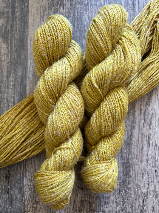 Mellyellow - DK 70/30 Wool/Linen