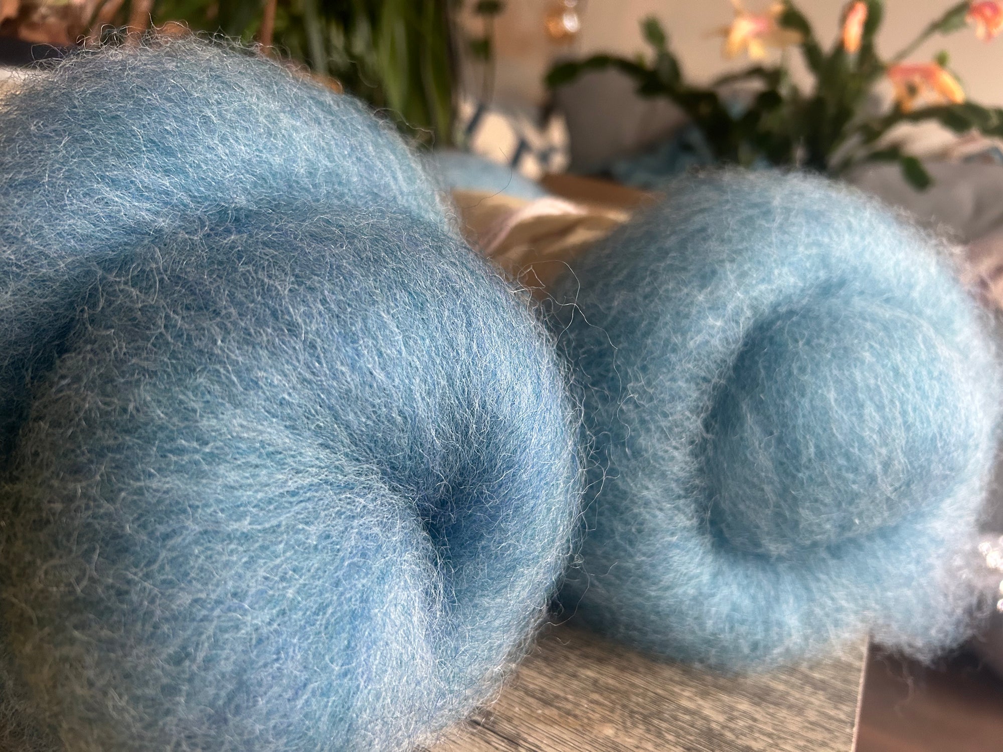 Hand Carded Batt - 100% Romney (Nighthawk Ranch)
