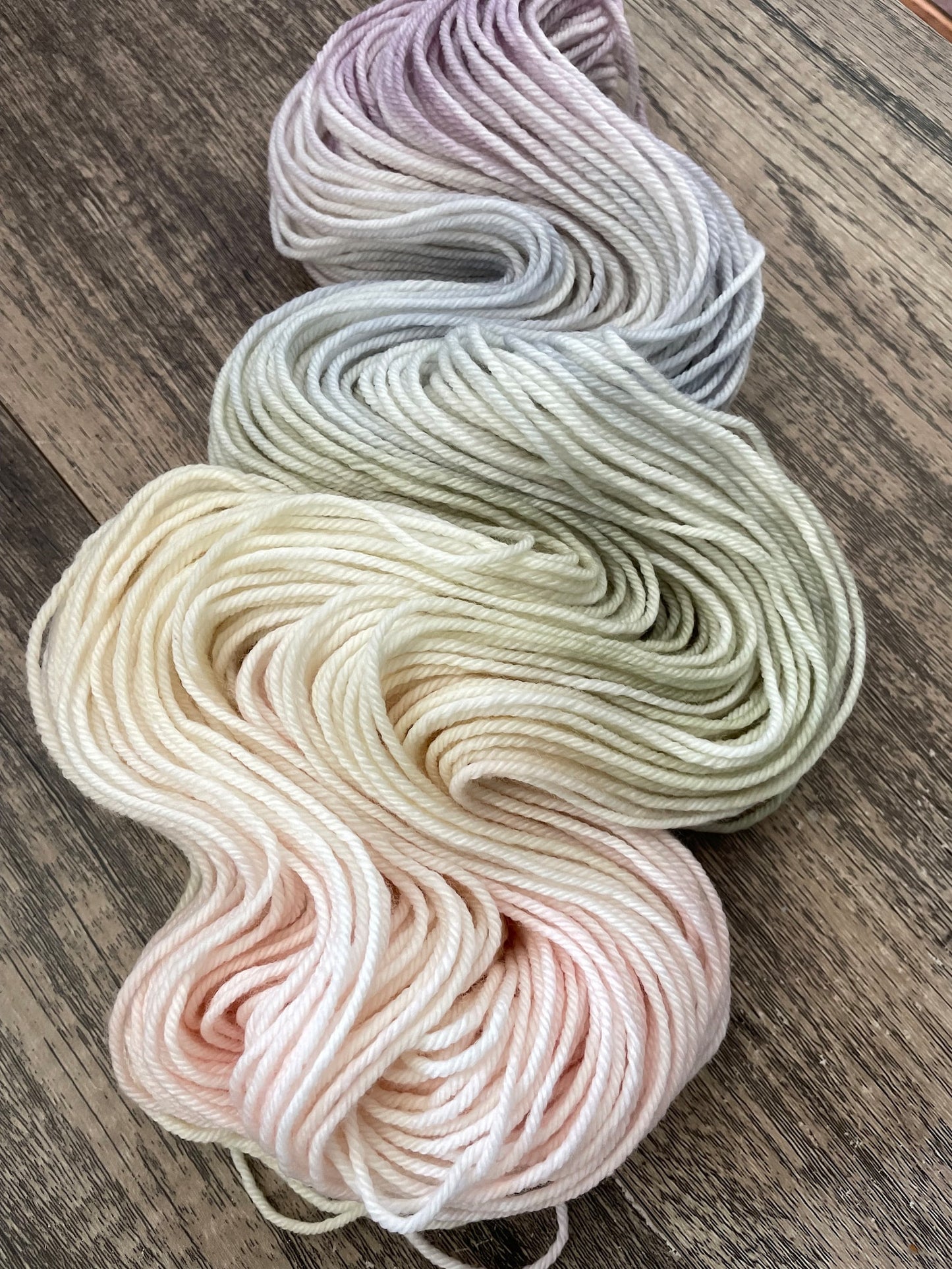 Opalescent - DK 85/15 SW Merino/Nylon